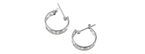 プラチナのピアス