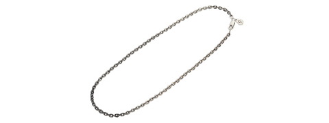 銀のネックレス